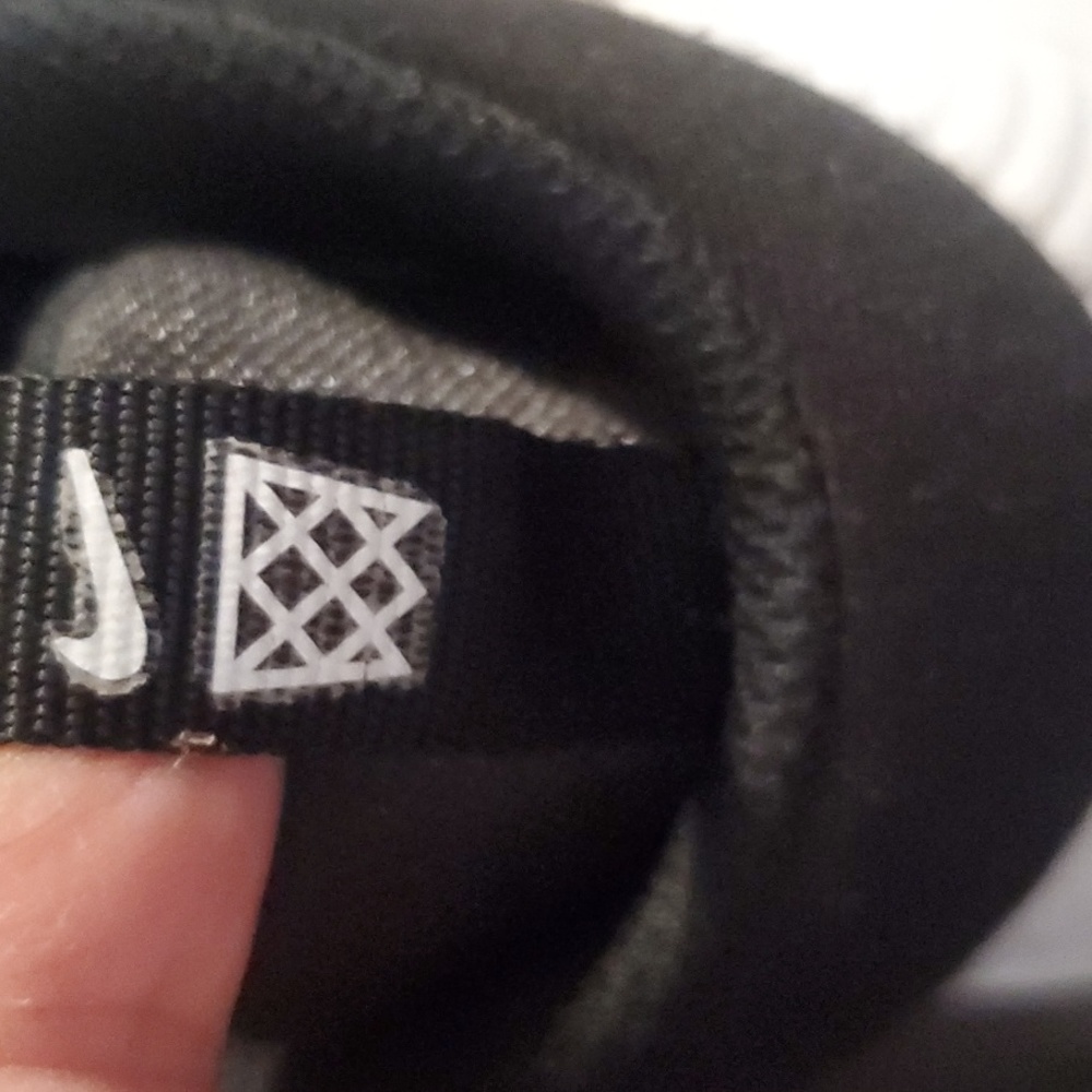 "Team Hustle" Jordan Nike Hightop. - Picture 6 of 11